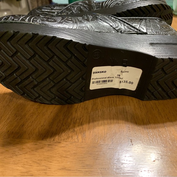 Dansko Women’s Tooled Leather Black 38 Clog - Picture 2 of 5